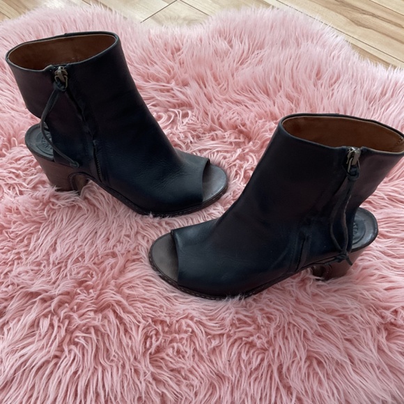 Buttero Leather Zipper Ankle Boots, Made in Italy, Size 39 - Picture 2 of 10